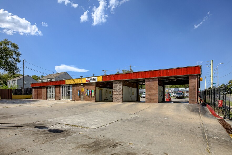 Primary Photo Of 7030 Troost Ave, Kansas City Carwash For Sale