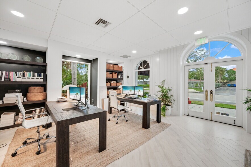 More Photos Of 292-296 14th Ave S, Naples General Retail For Lease