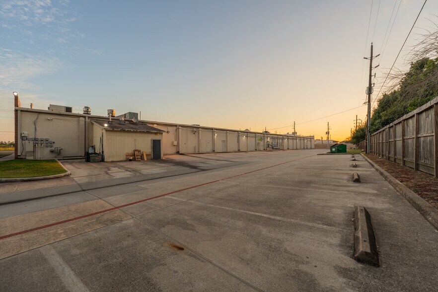 More Photos Of 4915 Fm 2920 Rd, Spring Unknown For Lease