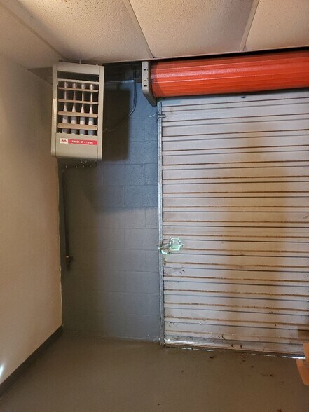 More Photos Of 594 Turnpike St, Easton Self Storage For Lease