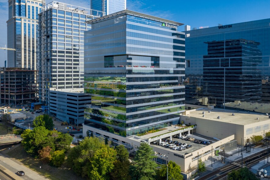 More Photos Of 615 S College St, Charlotte Office For Lease