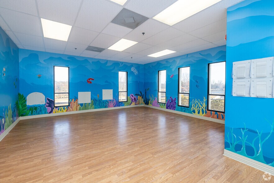 More Photos Of 405 Caredean Dr, Horsham Township Warehouse For Lease