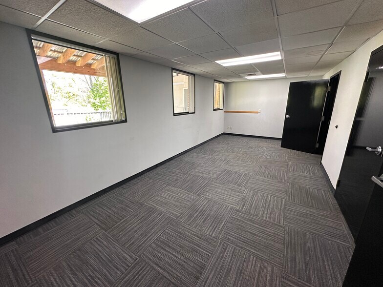 More Photos Of 5171 Plainfield Ave NE, Grand Rapids Medical For Lease