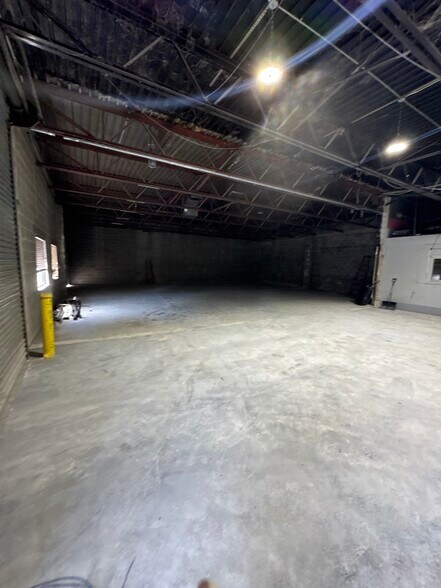 More Photos Of 234 Grandview Ave, Staten Island Warehouse For Lease