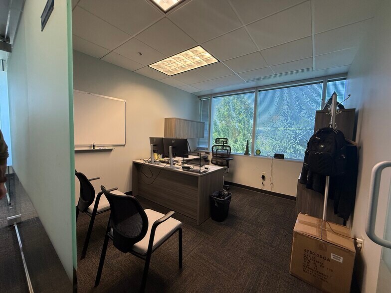 More Photos Of 300-310 Seven Fields Blvd, Seven Fields Office For Lease