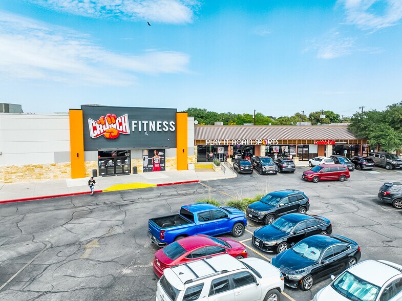 More Photos Of 8425 Bandera Rd, San Antonio General Retail For Sale