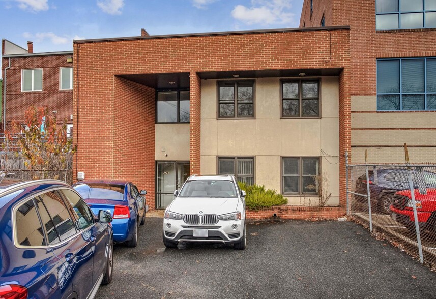 More Photos Of 1420 Prince St, Alexandria Office For Lease