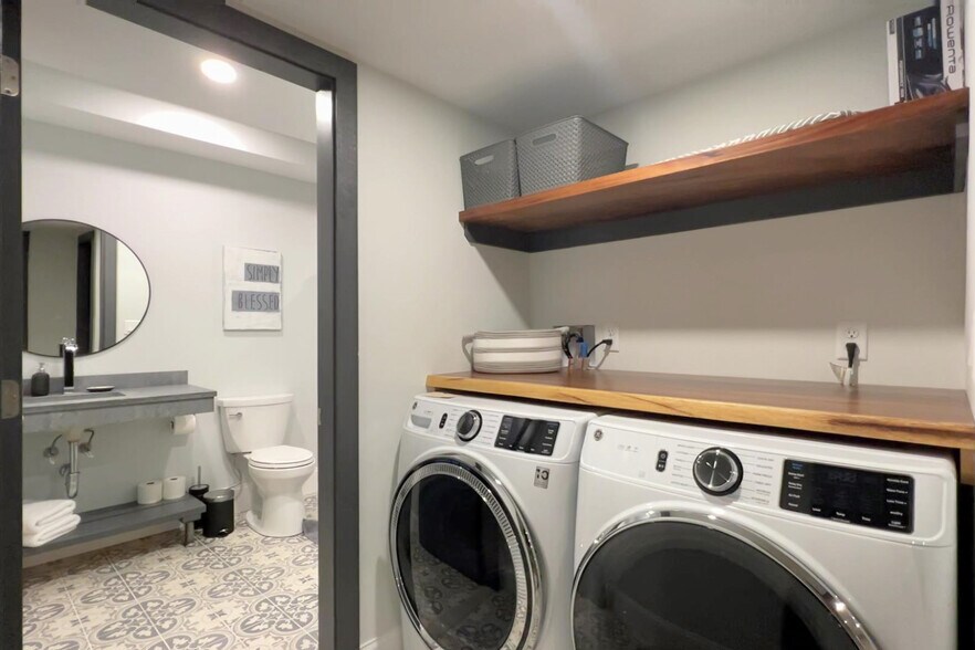 More Photos Of 156 Teaticket Hwy, Falmouth Storefront Retail Residential For Sale