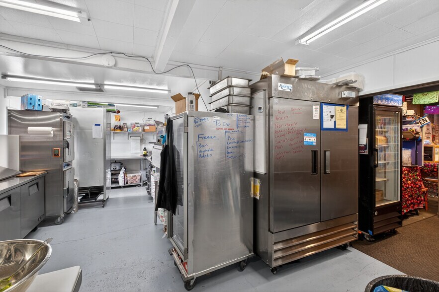 More Photos Of 14969 W Bow Hill Rd, Bow Bar For Sale