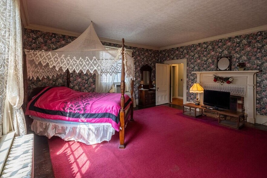 More Photos Of 850 Kinderton Rd, Clarksville Hospitality For Sale