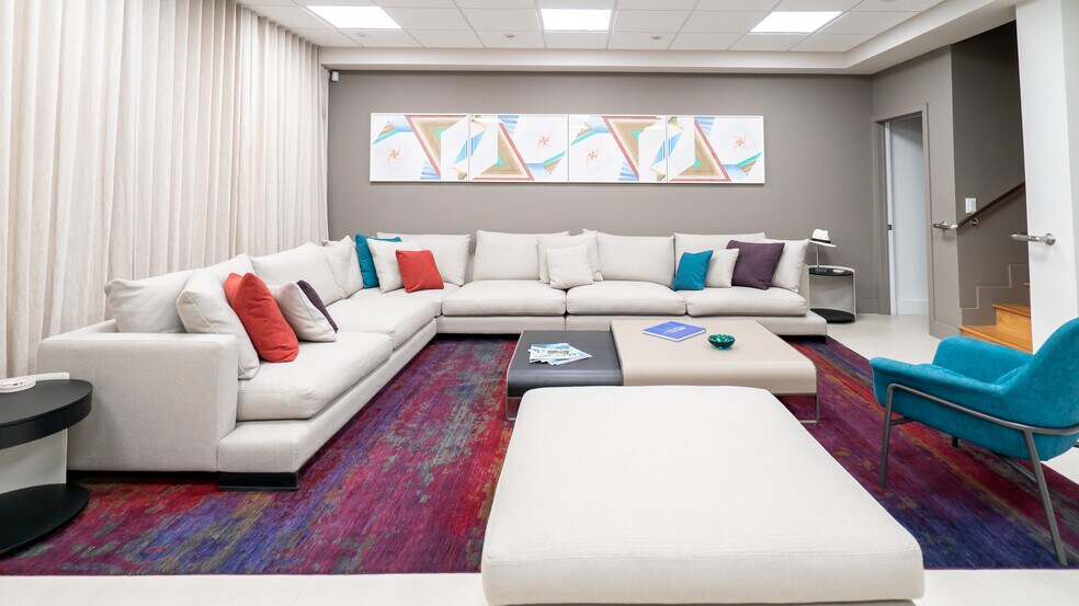 More Photos Of 300-320 NE 60th St, Miami Warehouse For Lease