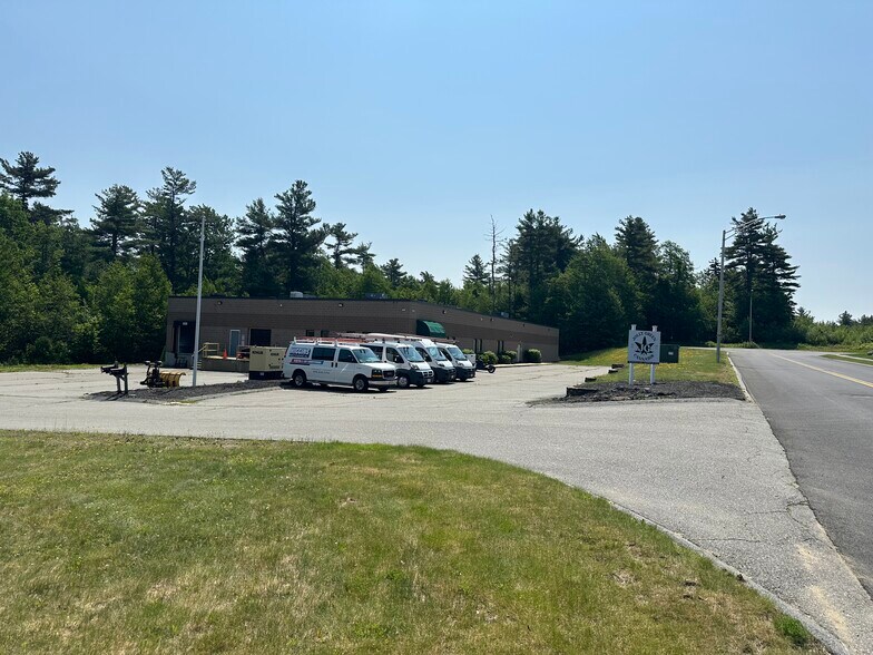 More Photos Of 246 Suffolk Ln, Gardner Manufacturing For Sale