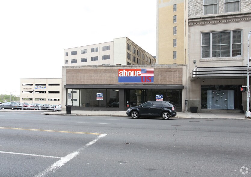 More Photos Of 990 Main St, Hartford Freestanding For Sale