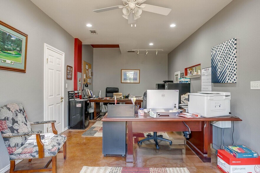 More Photos Of 110 Gotcher Ave, Lake Dallas Warehouse For Sale