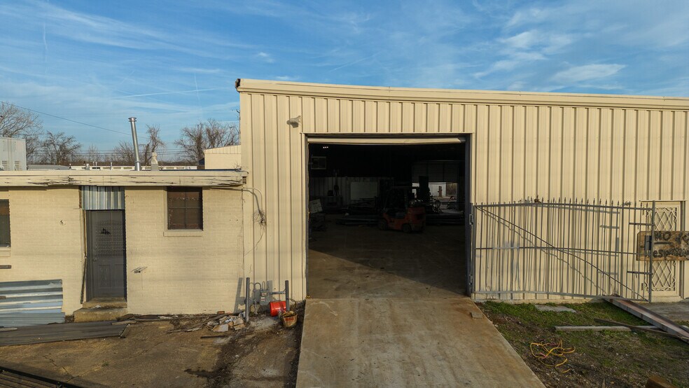 More Photos Of 1398 Stonewall St, Memphis Warehouse For Lease