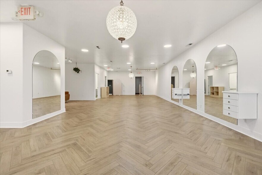 More Photos Of 1684 Venture Dr, Mount Vernon Office For Sale