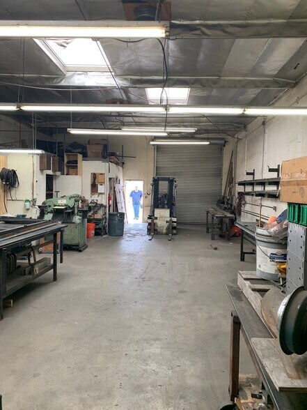 More Photos Of 6733-6735 Suva St, Bell Gardens Warehouse For Lease