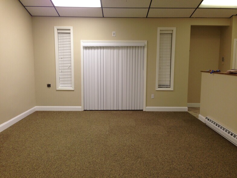 More Photos Of 38 Main St, Windsor Locks Office For Lease