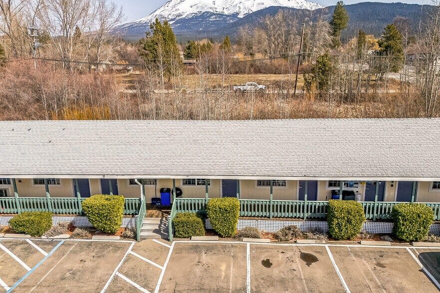 More Photos Of 724 N Mount Shasta Blvd, Mount Shasta Hotel For Sale