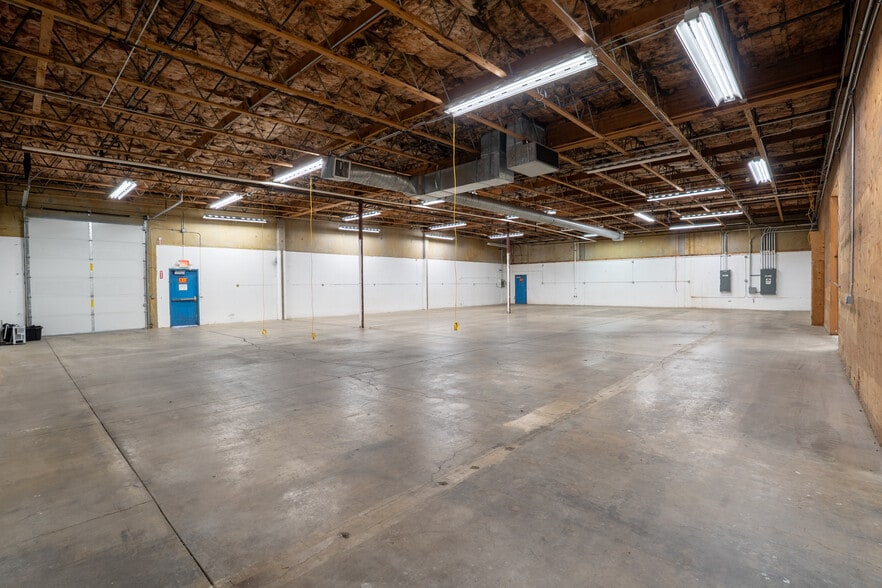 More Photos Of 3403 W 7th Ave, Eugene Manufacturing For Lease