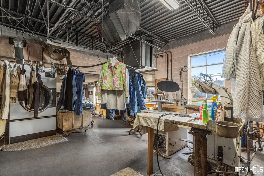 More Photos Of 1915 Kemp Blvd, Wichita Falls Office For Sale