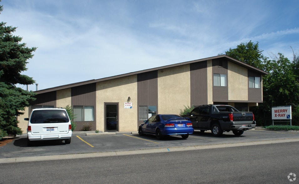 More Photos Of 108 W 43rd St, Garden City Warehouse For Sale