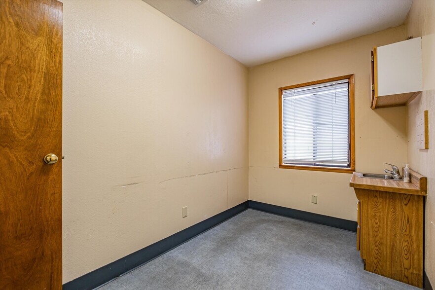 More Photos Of 6275 Thornton Ave, Newark Medical For Sale