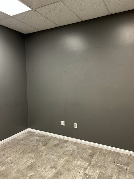 More Photos Of 98-102 Western Ave, Akron Office For Lease