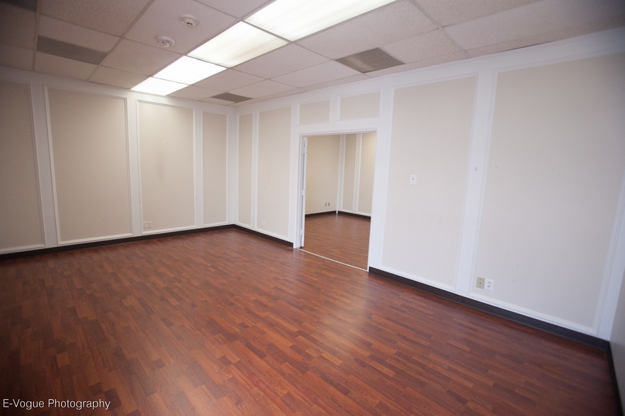 More Photos Of 6430 Richmond Ave, Houston Office Residential For Lease