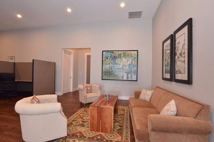 More Photos Of 2440 E Hwy 290, Dripping Springs Medical For Lease