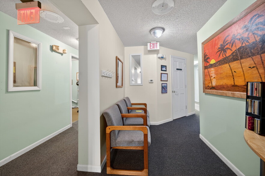 More Photos Of 0S165 Church St, Winfield Office For Sale