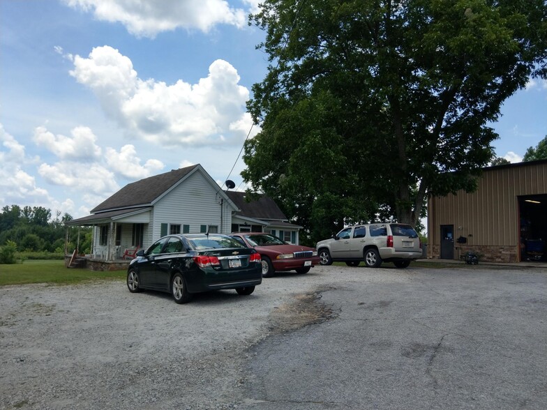 More Photos Of 8400 Villa Rica Hwy, Villa Rica Auto Repair For Lease