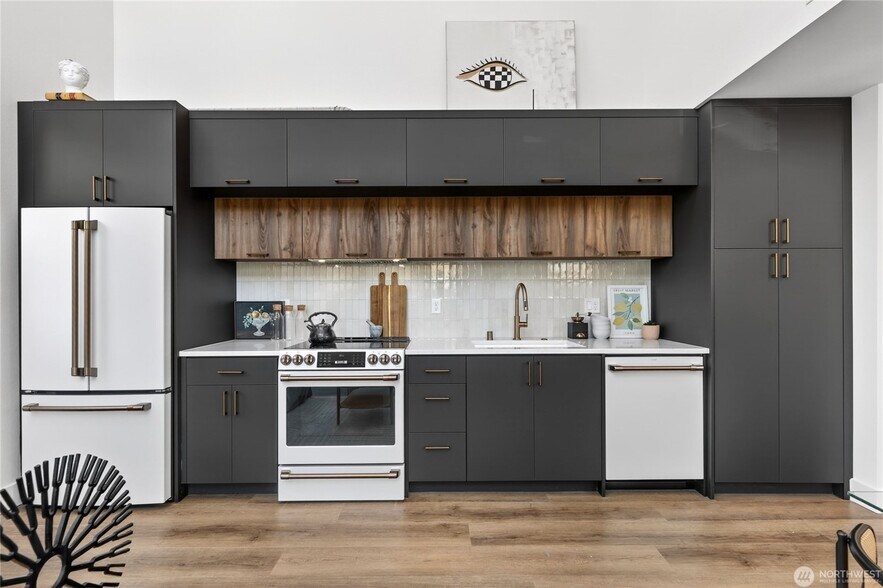 More Photos Of 6318 41st Ave SW, Seattle Apartments For Sale