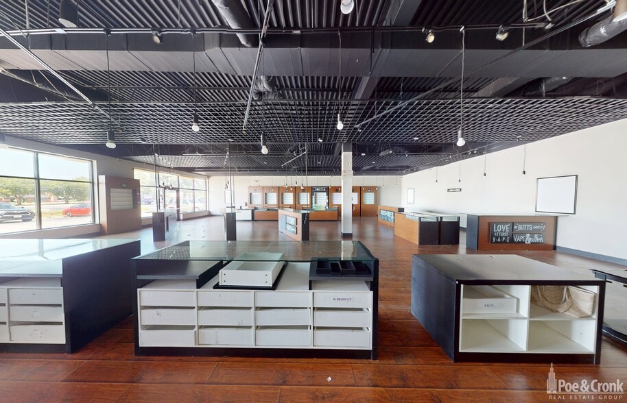 More Photos Of 4750 Valley View Blvd NW, Roanoke Freestanding For Lease