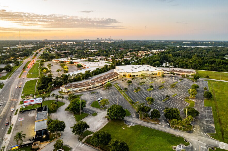 More Photos Of 4300 Clarcona Ocoee Rd, Orlando General Retail For Sale