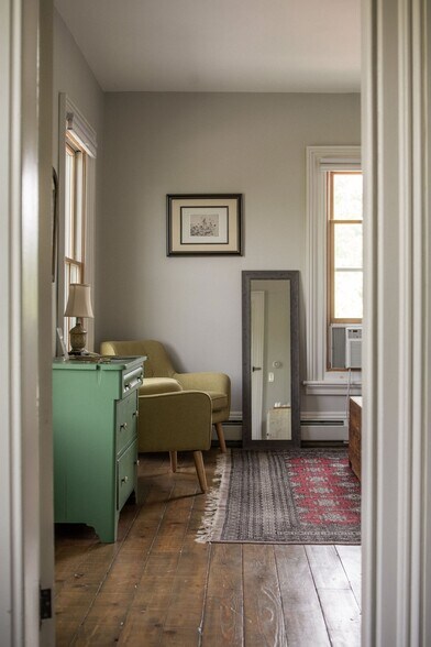 More Photos Of 102 Main St, Jefferson Hotel For Sale