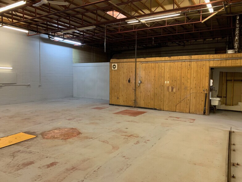 More Photos Of 4713 48th St, Sturgeon County Manufacturing For Sale