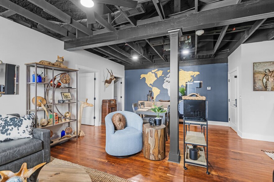 More Photos Of 156 Camellia St, Biloxi General Retail For Sale
