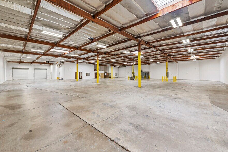 More Photos Of 2602 Halladay St, Santa Ana Warehouse For Sale