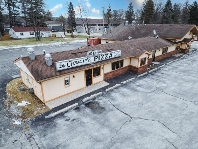 More Photos Of 5600 Lapeer Rd, Kimball Restaurant For Sale