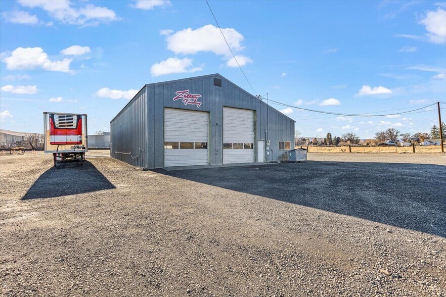 More Photos Of 10906 Hackett Rd, Yakima Industrial For Sale
