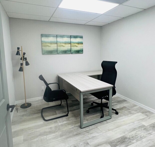 More Photos Of 1659 Indian River blvd, Vero Beach Coworking Space