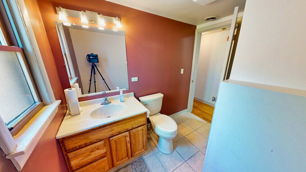 More Photos Of 849 N Ellsworth St, Naperville Office For Lease