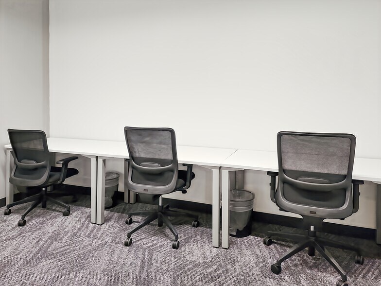 More Photos Of 200 N Laura St, Jacksonville Coworking Space