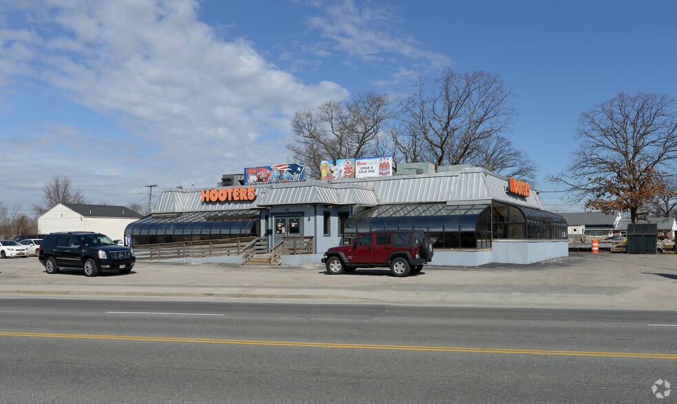 Primary Photo Of 667 Airport Rd, Warwick Restaurant For Sale