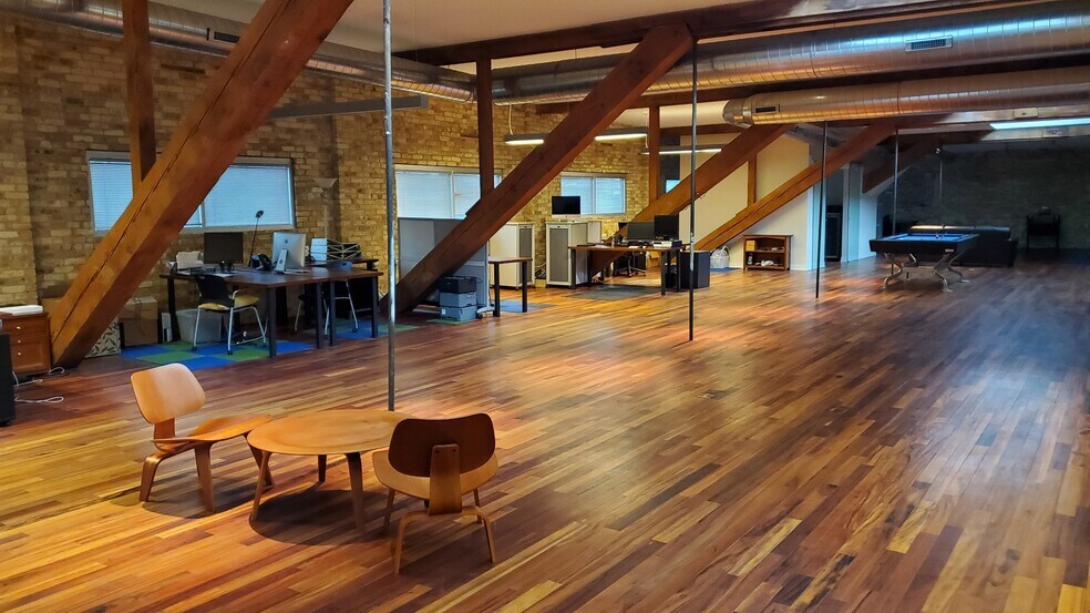 More Photos Of 831 Chicago Ave, Evanston Storefront Retail Office For Sale