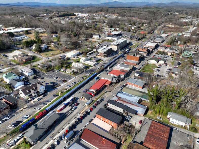 More Photos Of 240 W Main St, Blue Ridge Office For Sale