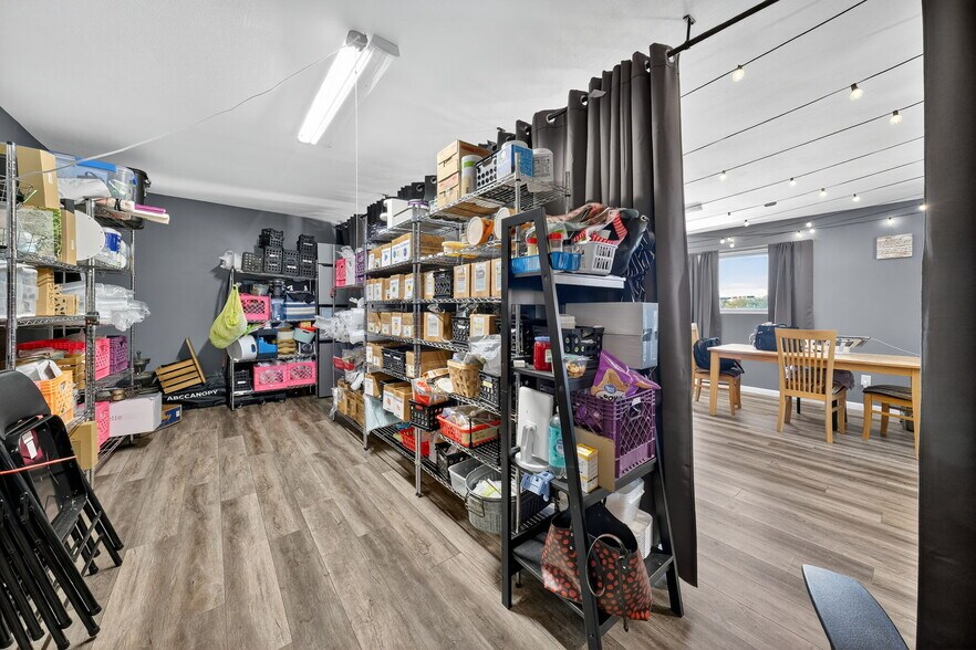 More Photos Of 302 S Lincoln Dr, Troy Office For Sale