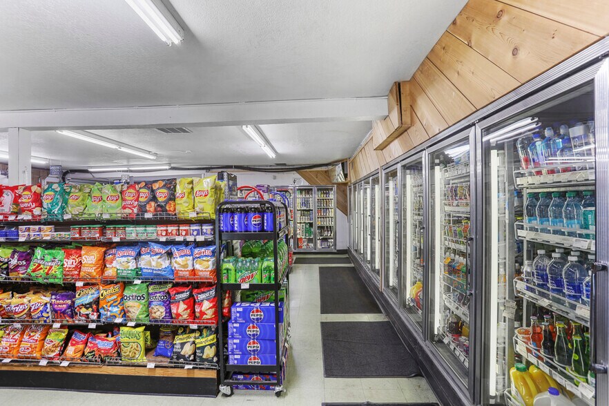 More Photos Of 31815 E Historic Columbia RI Hwy, Troutdale Convenience Store For Sale