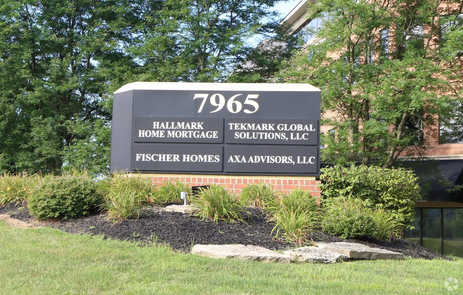 More Photos Of 7965 N High St, Columbus Coworking Space